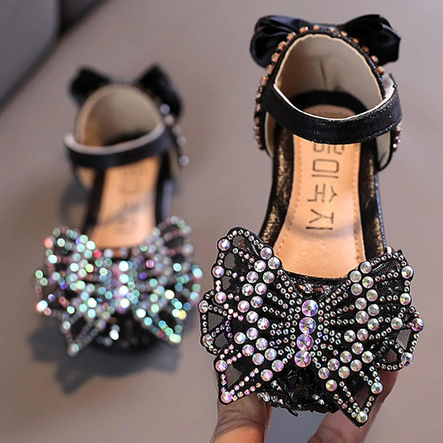 Fashion Summer Girls Dance Shoes Princess Dress Performance Shoes Silk Bow Mesh Bow Light and Adult Squeaky Shoes