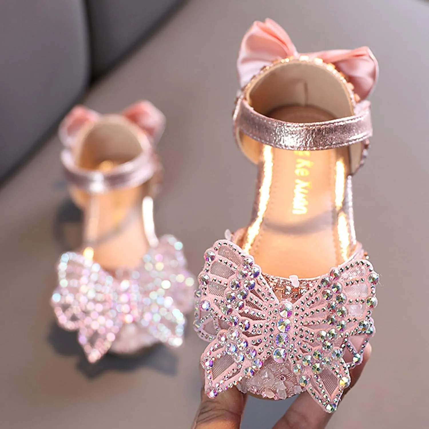 Fashion Summer Girls Dance Shoes Princess Dress Performance Shoes Silk Bow Mesh Bow Light and Adult Squeaky Shoes
