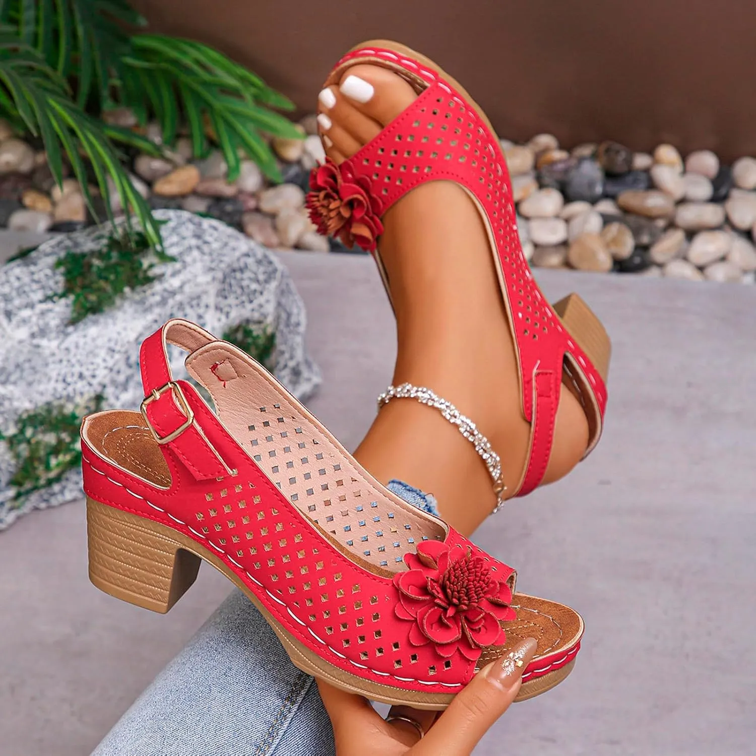 Women's Block Heel Sandals Hollow Out Floral Decor Sandals Casual Beach Sandals Lightweight Platform Wedge Sandal Open Toe Ankle Buckle Strap Chunky Shoes Dressy Summer Shoes