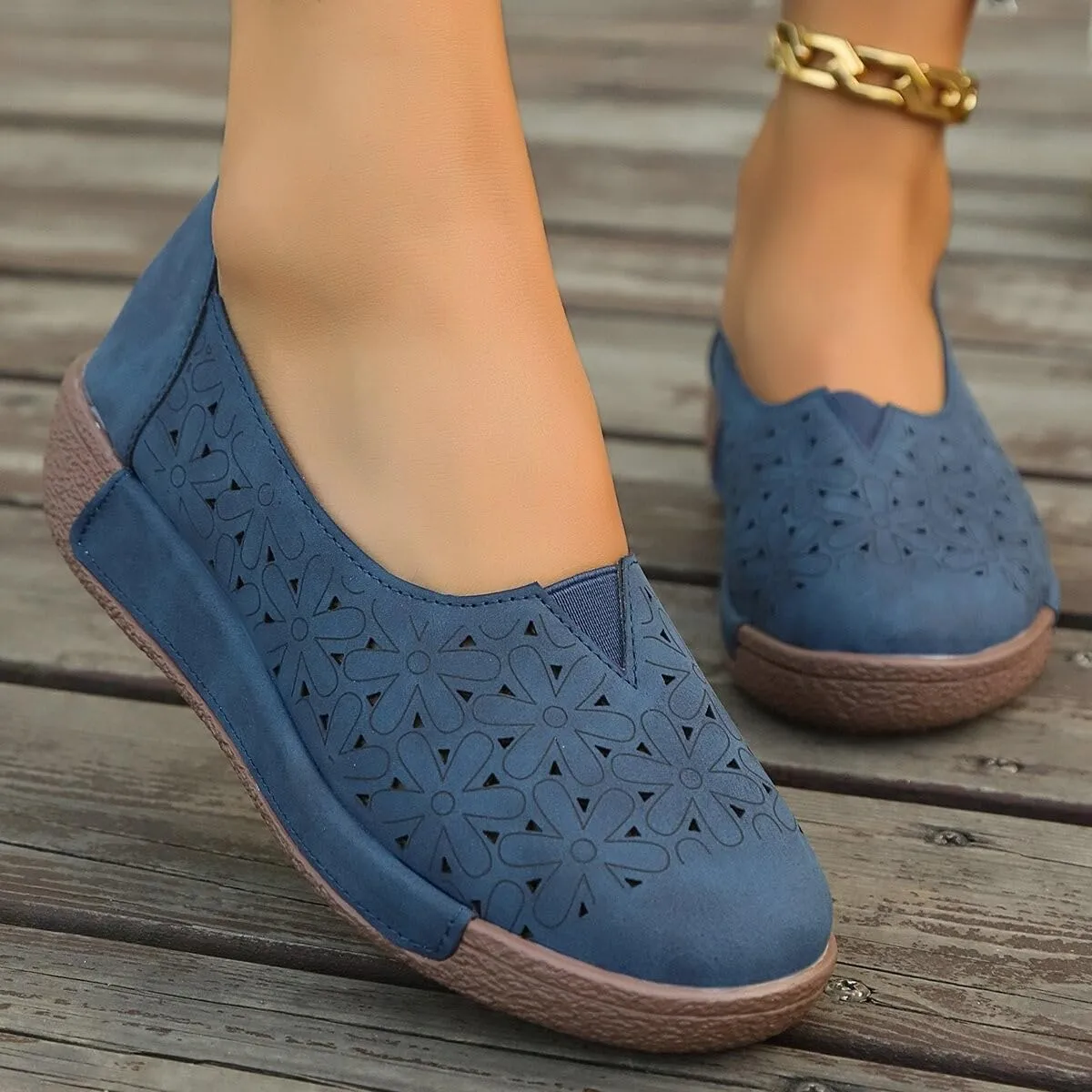 Womens Casual Loafers Shoes Slip On Hollow Out Breathable Walking Shoes Comfort Wear Shoe for Women Nurses Shoe Wide Width Dressy Vintage Closed Toe Sandals 2025 Fashion