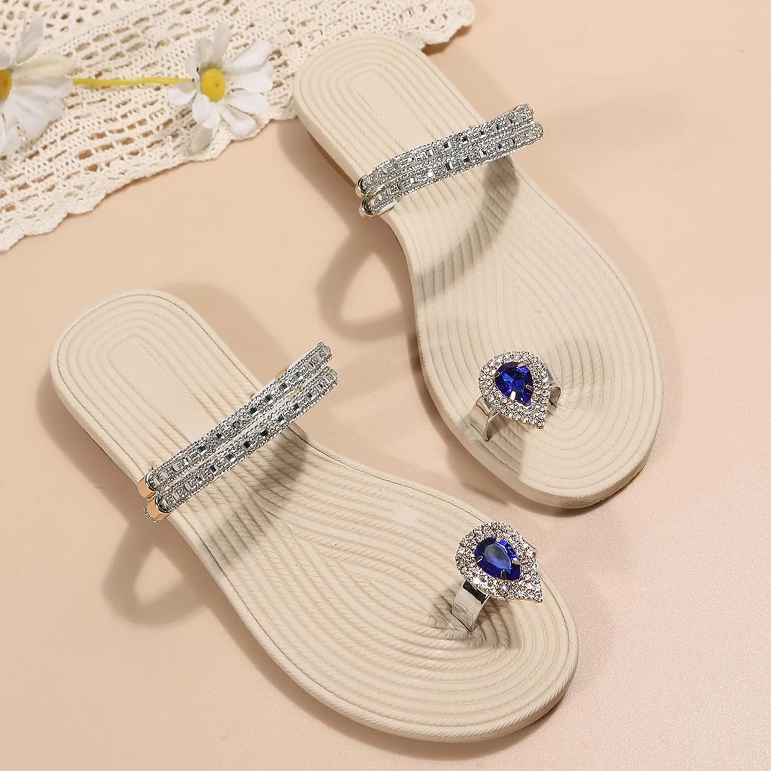 Women's Slippers Summer Rhinestone Toe Ring Loop Sandals Sparkly Strap Open Toe Slippers Slip-On Comfortable Beach Bohemian Flats